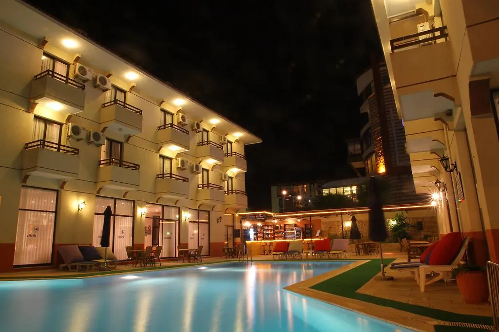 Kanarya Otel Çeşme
