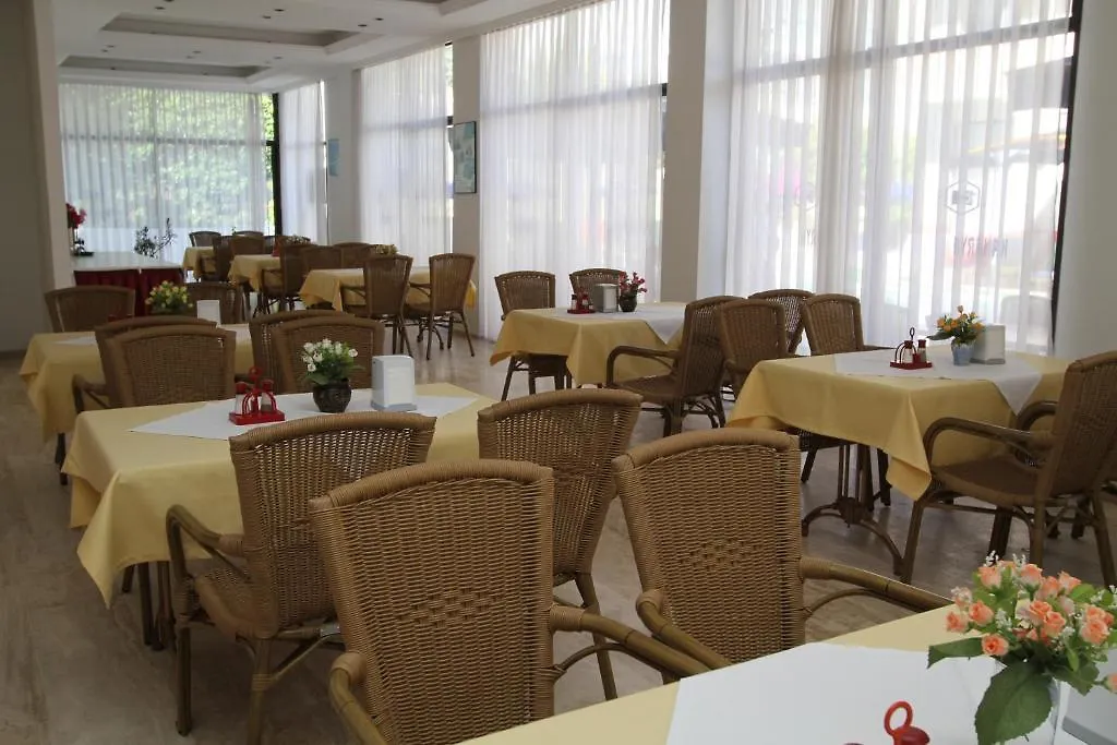 Kanarya Otel Çeşme Hotell
