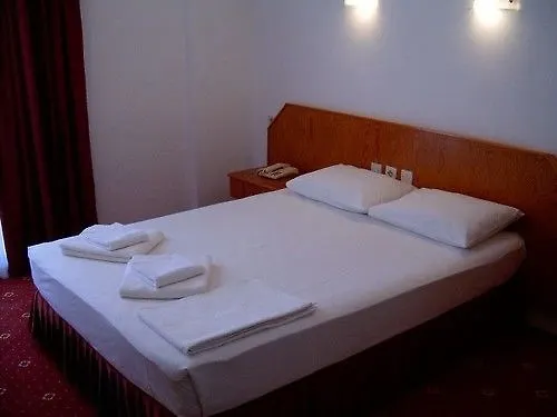 Kanarya Otel Çeşme Hotell