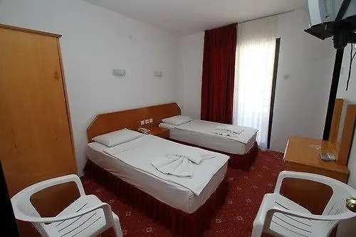 Kanarya Otel Çeşme