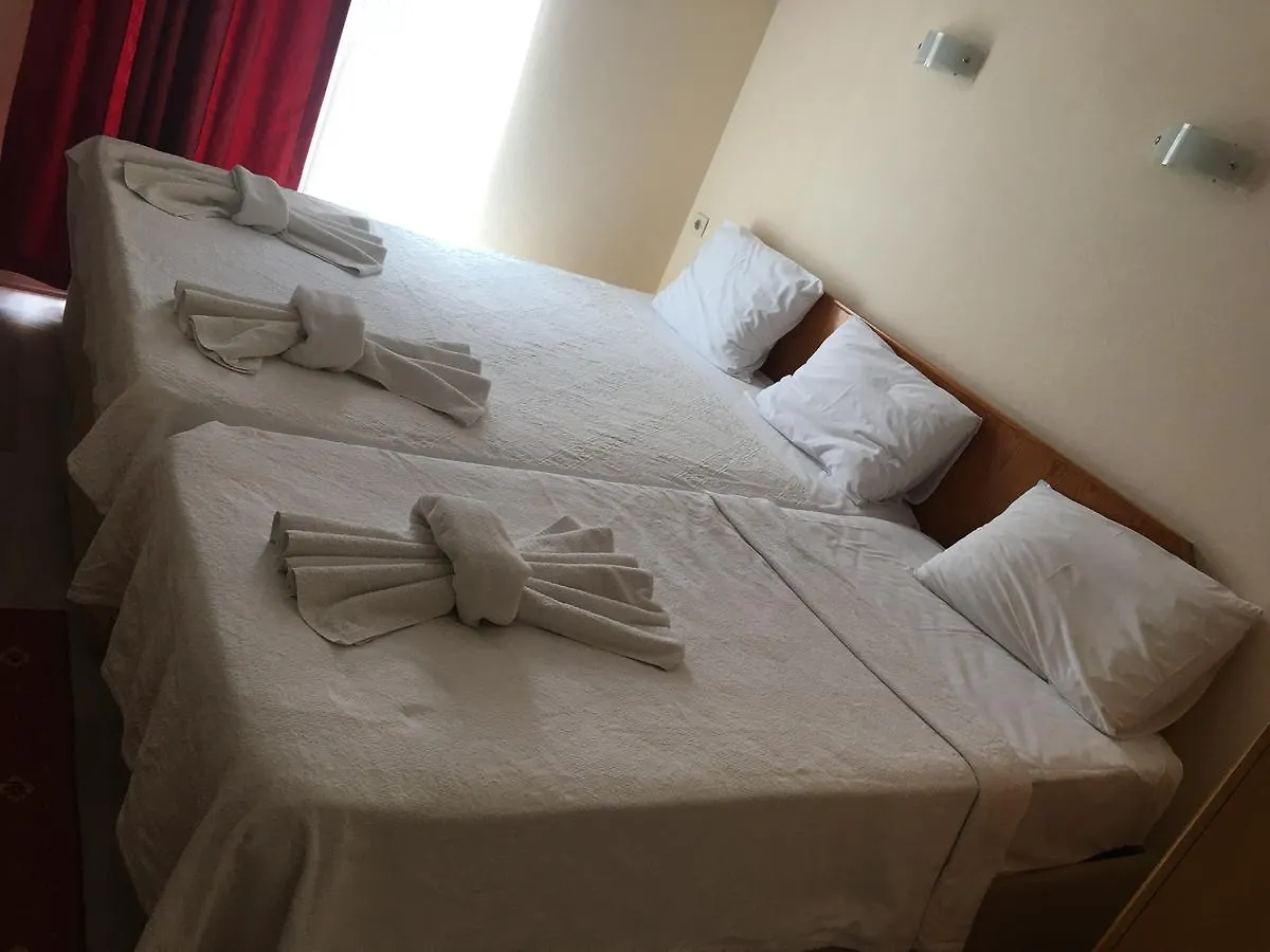 Kanarya Otel Çeşme